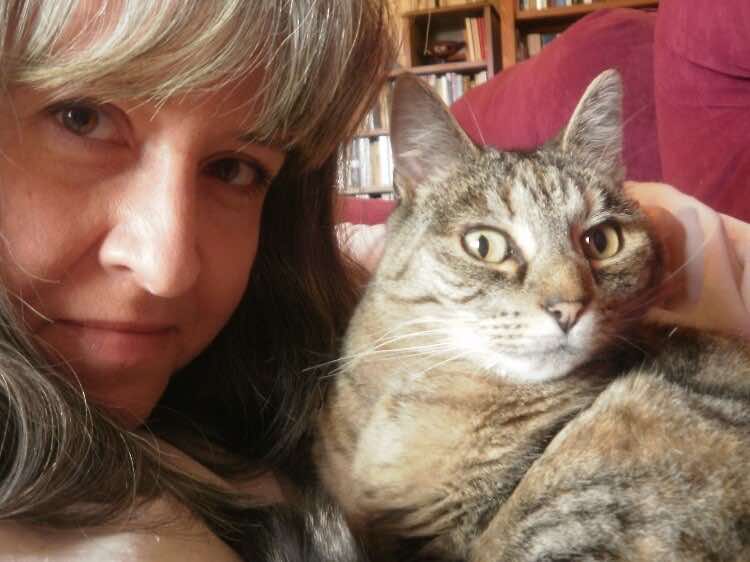 Liz and Moof cat selfie crazy